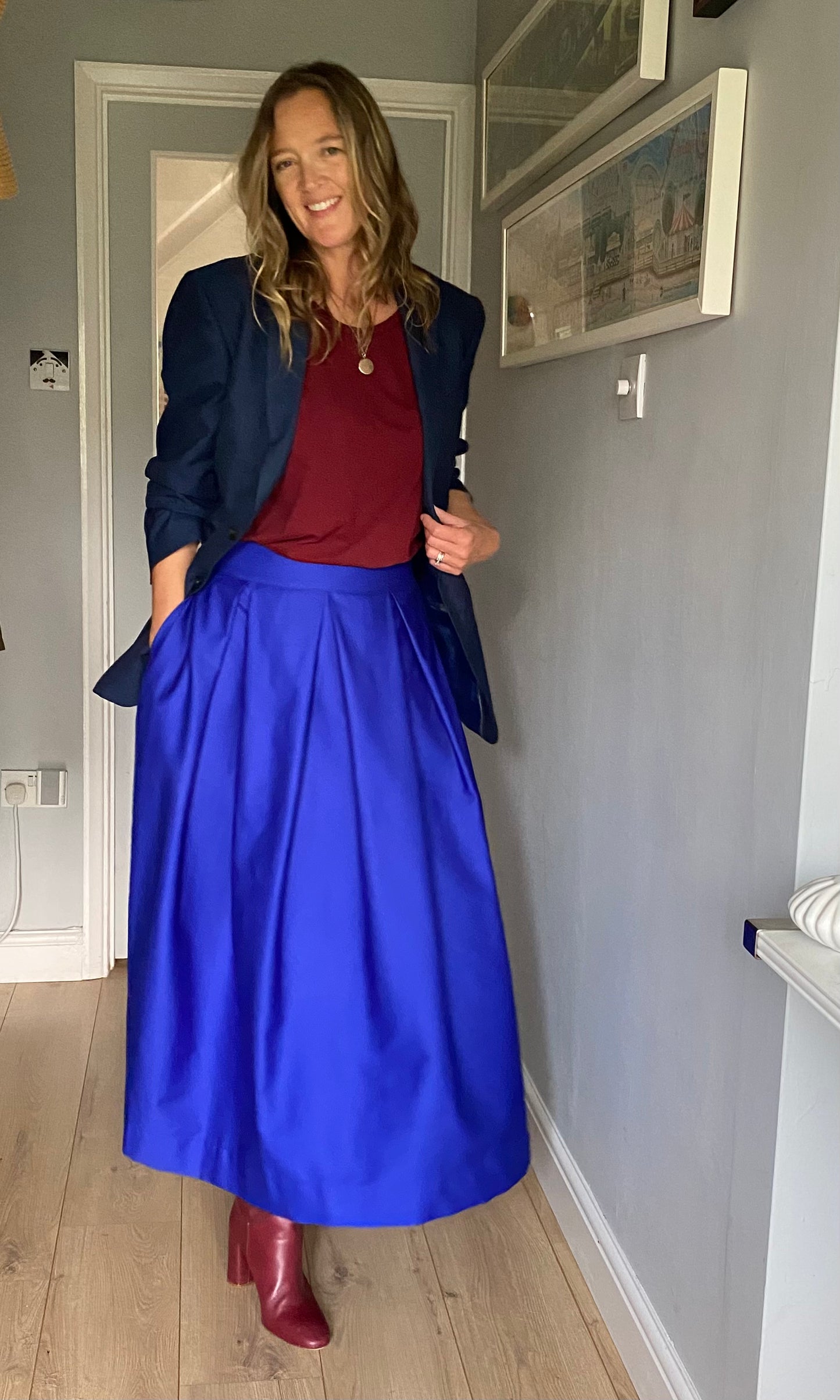 Diane full volume skirt in Klein blue