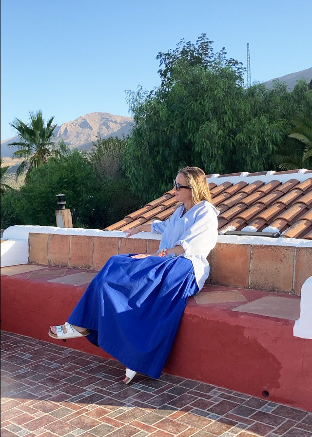 Diane full volume skirt in Klein blue